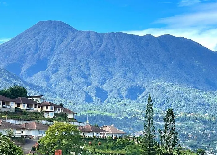 Villa Vancouver by Villa Gue Aja