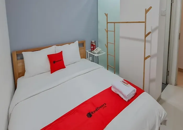 RedDoorz Plus @ Batutulis Bogor, Indonesia