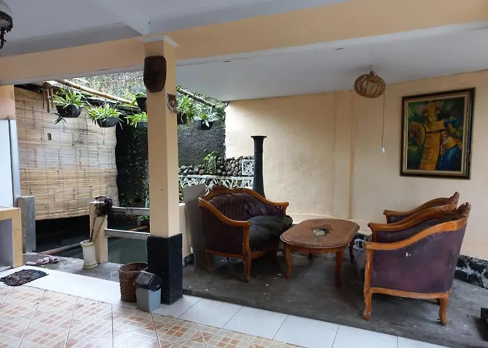 Villa Edwin 2 Lantai Cisarua Puncak Bogor