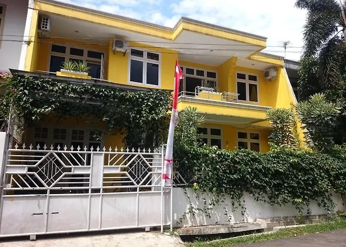 Cendana Mulia Hostel Bogor